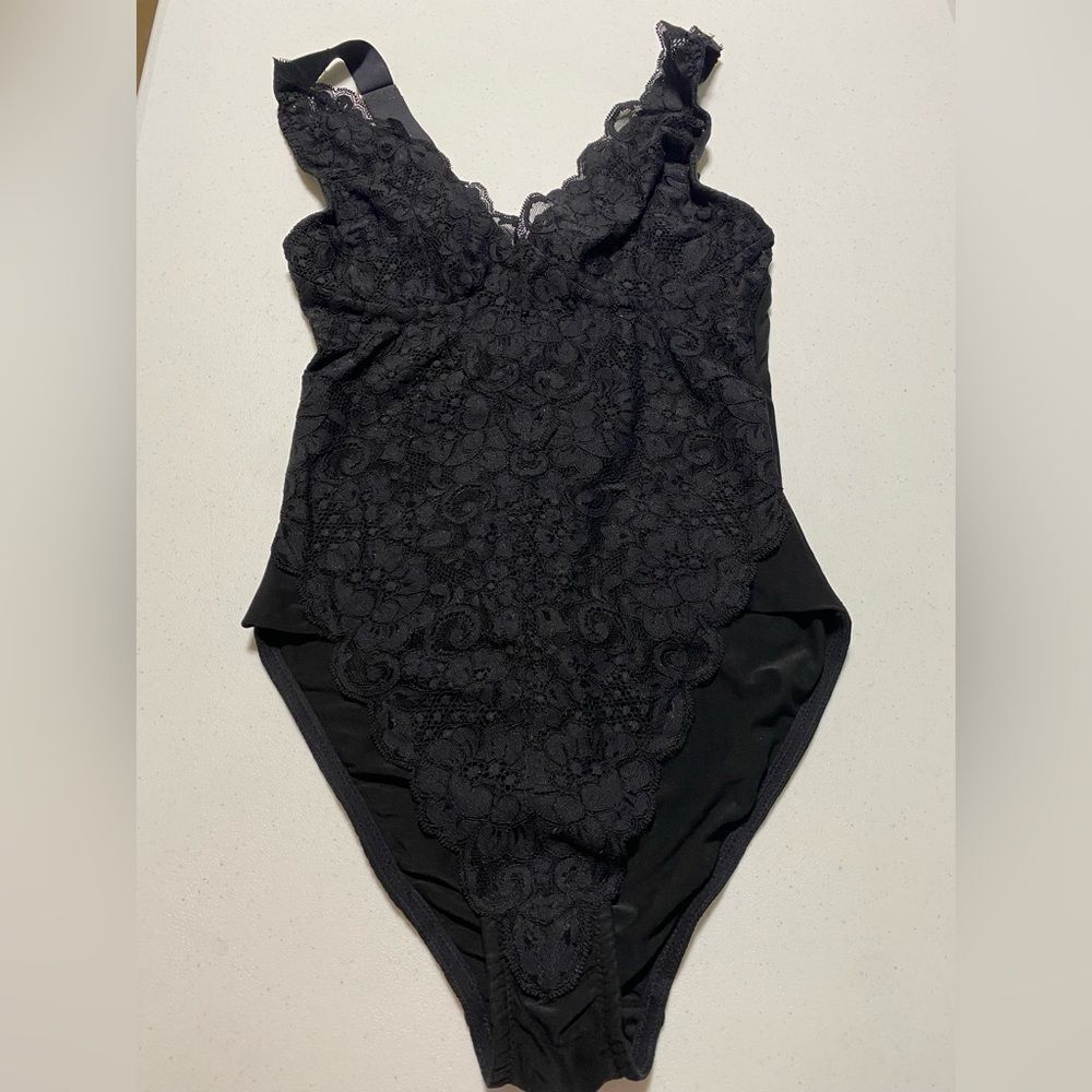 HAH x FREE PEOPLE Bodysuit Black Lace scalop Retro Nostalgia Feminine S